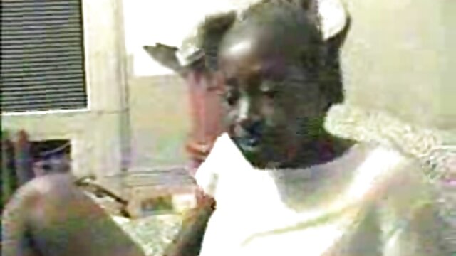 Prsata kučka Brianna Brooks uzima tvrdi crni kurac u svojoj pizdi na otvorenom